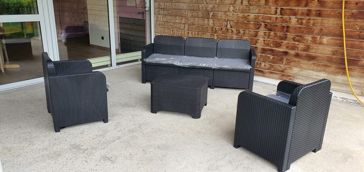 Salon de jardin offert à l'EHPAD de Cluses